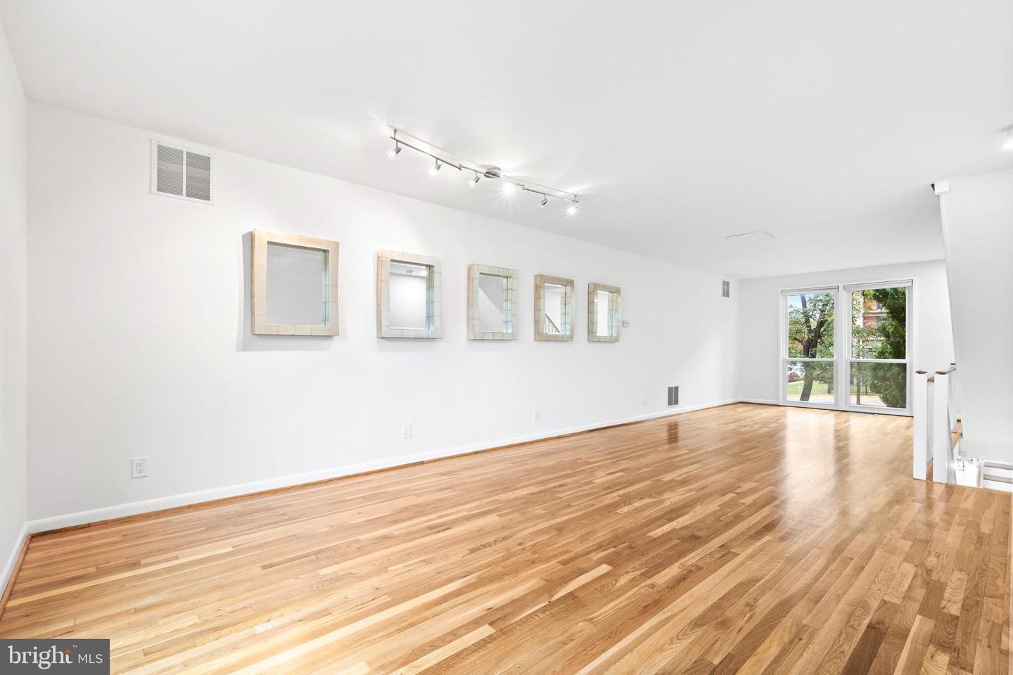 73 G ST SW #103, WASHINGTON, District Of Columbia 20024, 2 Bedrooms Bedrooms, ,2 BathroomsBathrooms,Residential,For sale,73 G ST SW #103,DCDC2229912 MLS # DCDC2229912