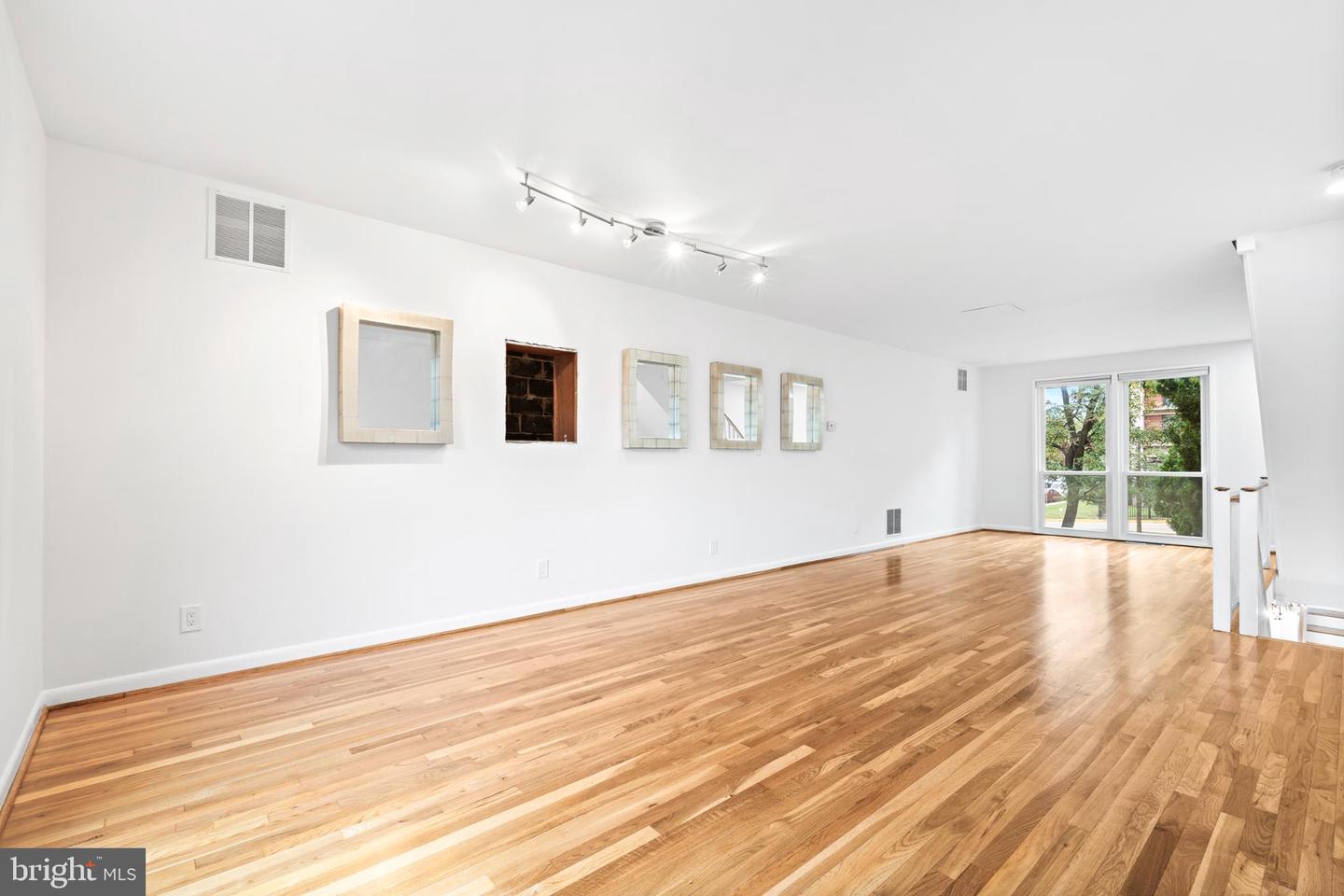 73 G ST SW #103, WASHINGTON, District Of Columbia 20024, 2 Bedrooms Bedrooms, ,2 BathroomsBathrooms,Residential,For sale,73 G ST SW #103,DCDC2229912 MLS # DCDC2229912