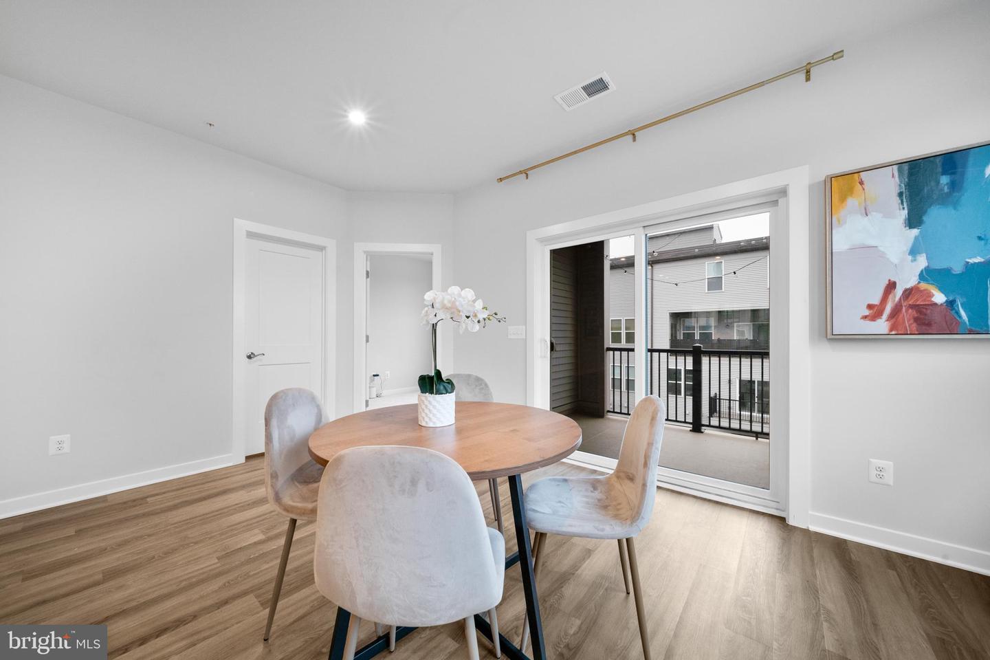 43730 TRANSIT SQ, ASHBURN, Virginia 20147, 3 Bedrooms Bedrooms, ,2 BathroomsBathrooms,Residential,For sale,43730 TRANSIT SQ,VALO2100654 MLS # VALO2100654