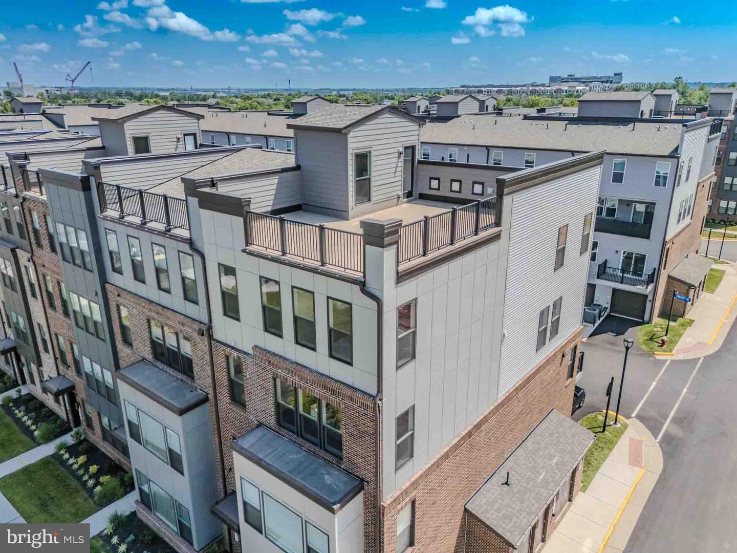 43730 TRANSIT SQ, ASHBURN, Virginia 20147, 3 Bedrooms Bedrooms, ,2 BathroomsBathrooms,Residential,For sale,43730 TRANSIT SQ,VALO2100654 MLS # VALO2100654