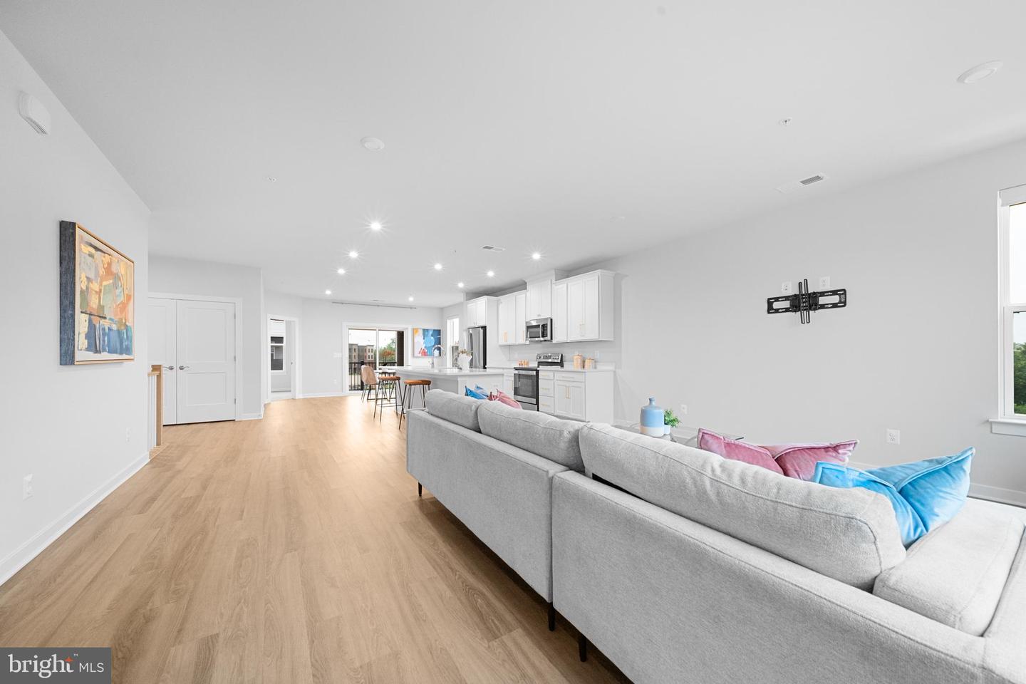 43730 TRANSIT SQ, ASHBURN, Virginia 20147, 3 Bedrooms Bedrooms, ,2 BathroomsBathrooms,Residential,For sale,43730 TRANSIT SQ,VALO2100654 MLS # VALO2100654