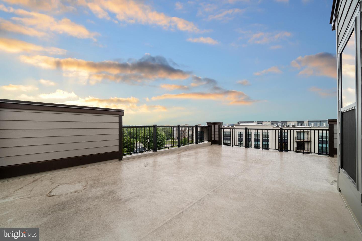 43730 TRANSIT SQ, ASHBURN, Virginia 20147, 3 Bedrooms Bedrooms, ,2 BathroomsBathrooms,Residential,For sale,43730 TRANSIT SQ,VALO2100654 MLS # VALO2100654