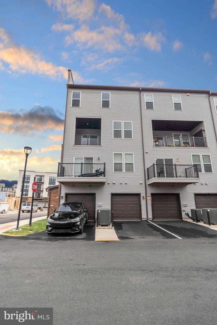 43730 TRANSIT SQ, ASHBURN, Virginia 20147, 3 Bedrooms Bedrooms, ,2 BathroomsBathrooms,Residential,For sale,43730 TRANSIT SQ,VALO2100654 MLS # VALO2100654