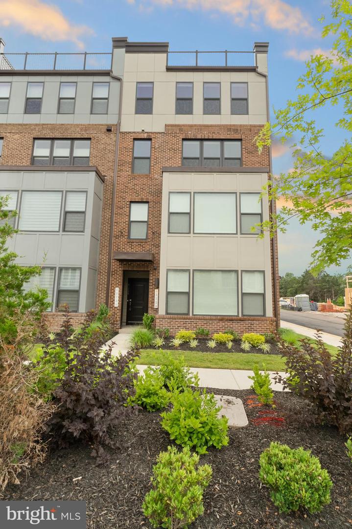 43730 TRANSIT SQ, ASHBURN, Virginia 20147, 3 Bedrooms Bedrooms, ,2 BathroomsBathrooms,Residential,For sale,43730 TRANSIT SQ,VALO2100654 MLS # VALO2100654