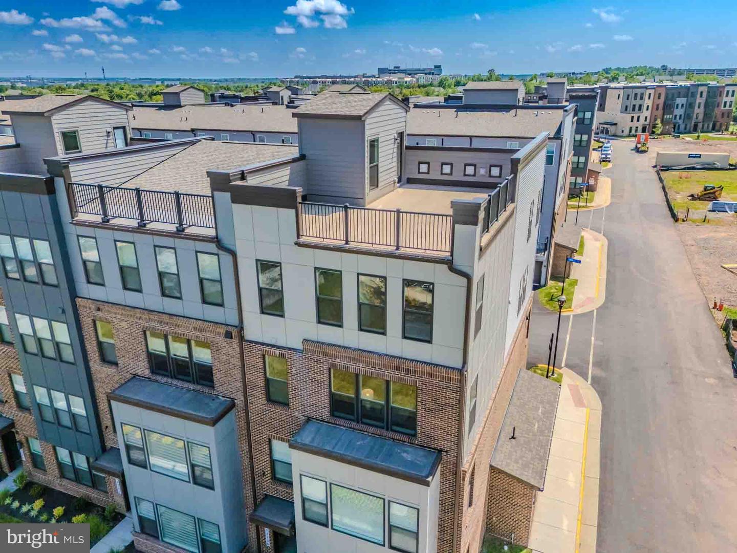 43730 TRANSIT SQ, ASHBURN, Virginia 20147, 3 Bedrooms Bedrooms, ,2 BathroomsBathrooms,Residential,For sale,43730 TRANSIT SQ,VALO2100654 MLS # VALO2100654