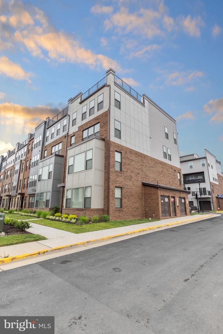 43730 TRANSIT SQ, ASHBURN, Virginia 20147, 3 Bedrooms Bedrooms, ,2 BathroomsBathrooms,Residential,For sale,43730 TRANSIT SQ,VALO2100654 MLS # VALO2100654