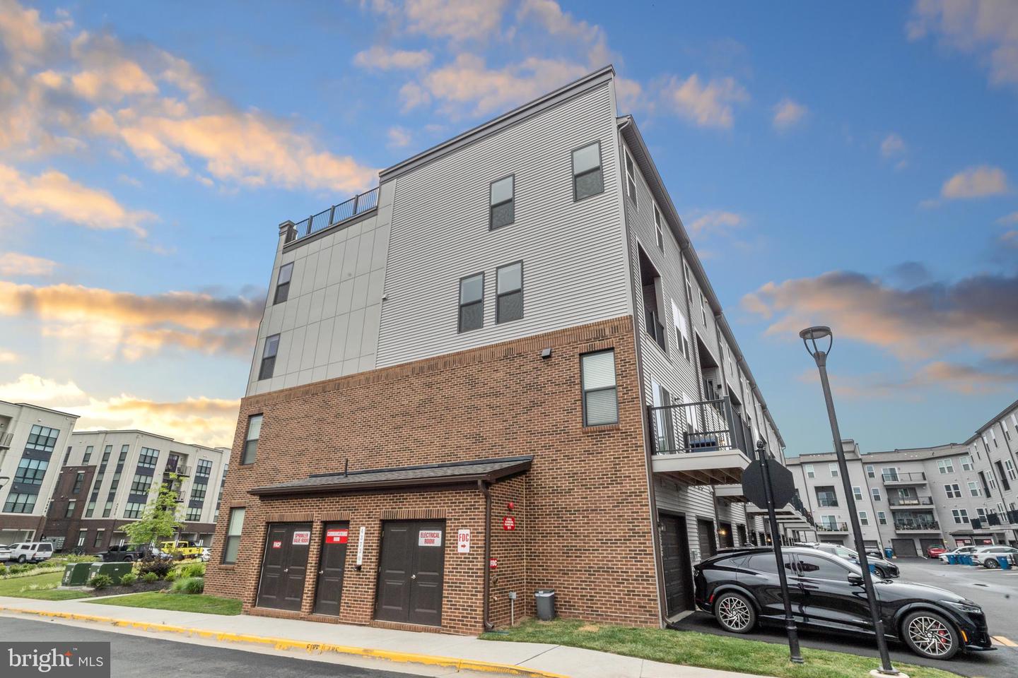 43730 TRANSIT SQ, ASHBURN, Virginia 20147, 3 Bedrooms Bedrooms, ,2 BathroomsBathrooms,Residential,For sale,43730 TRANSIT SQ,VALO2100654 MLS # VALO2100654