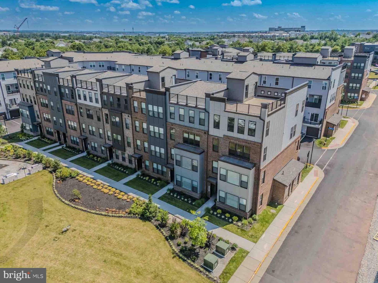 43730 TRANSIT SQ, ASHBURN, Virginia 20147, 3 Bedrooms Bedrooms, ,2 BathroomsBathrooms,Residential,For sale,43730 TRANSIT SQ,VALO2100654 MLS # VALO2100654