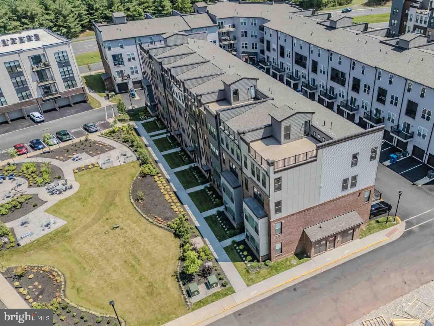 43730 TRANSIT SQ, ASHBURN, Virginia 20147, 3 Bedrooms Bedrooms, ,2 BathroomsBathrooms,Residential,For sale,43730 TRANSIT SQ,VALO2100654 MLS # VALO2100654