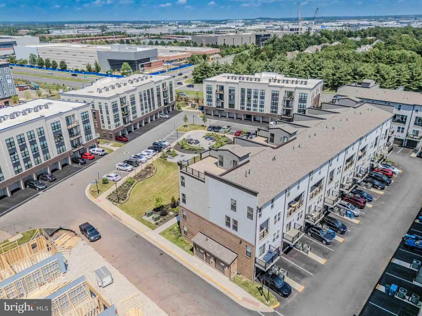 43730 TRANSIT SQ, ASHBURN, Virginia 20147, 3 Bedrooms Bedrooms, ,2 BathroomsBathrooms,Residential,For sale,43730 TRANSIT SQ,VALO2100654 MLS # VALO2100654