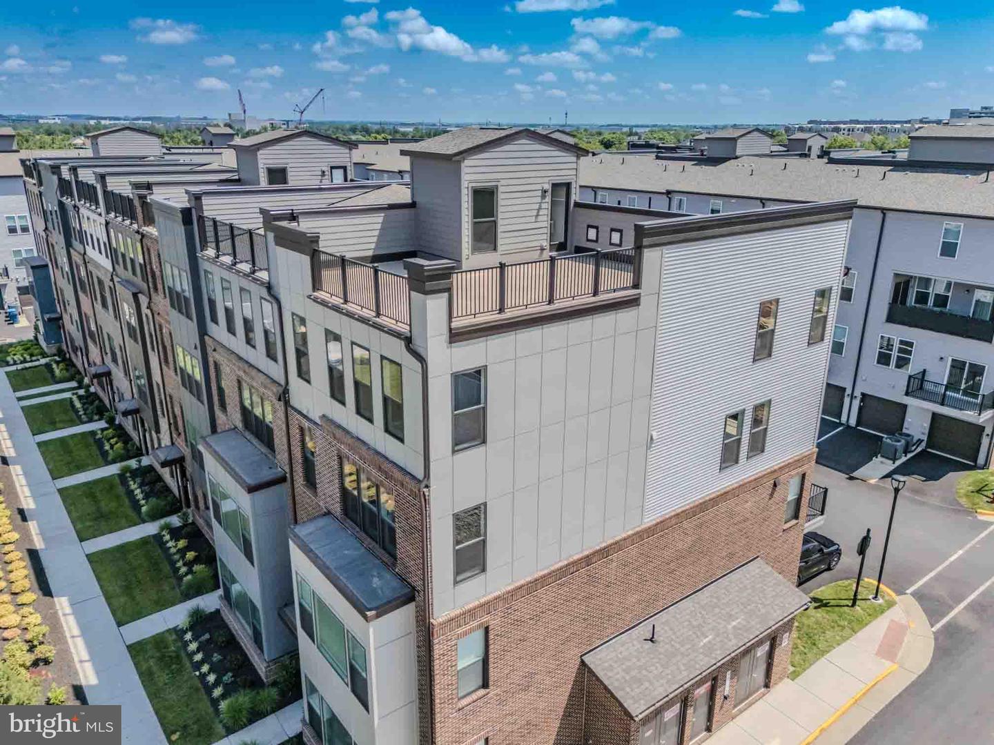 43730 TRANSIT SQ, ASHBURN, Virginia 20147, 3 Bedrooms Bedrooms, ,2 BathroomsBathrooms,Residential,For sale,43730 TRANSIT SQ,VALO2100654 MLS # VALO2100654