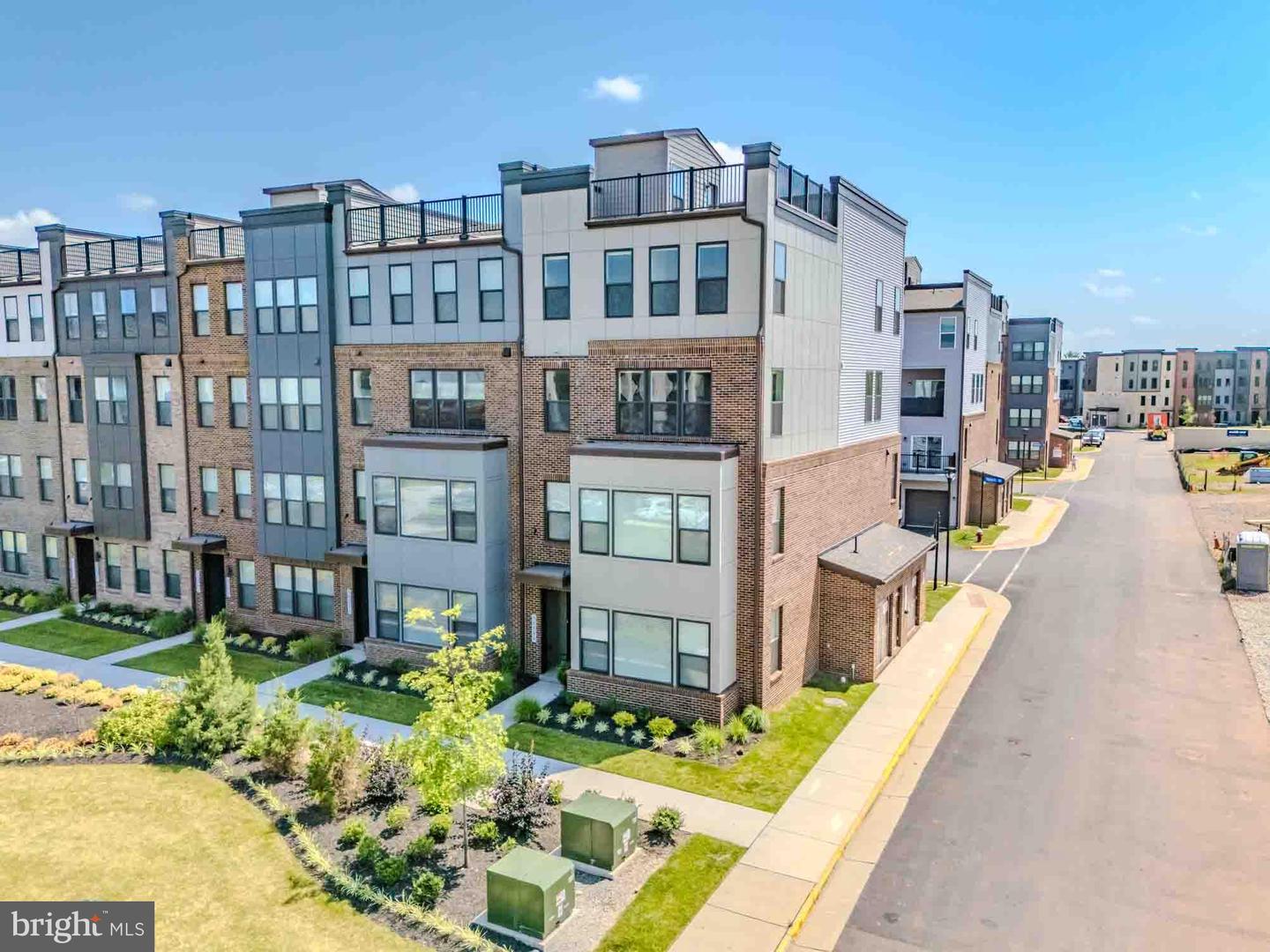 43730 TRANSIT SQ, ASHBURN, Virginia 20147, 3 Bedrooms Bedrooms, ,2 BathroomsBathrooms,Residential,For sale,43730 TRANSIT SQ,VALO2100654 MLS # VALO2100654