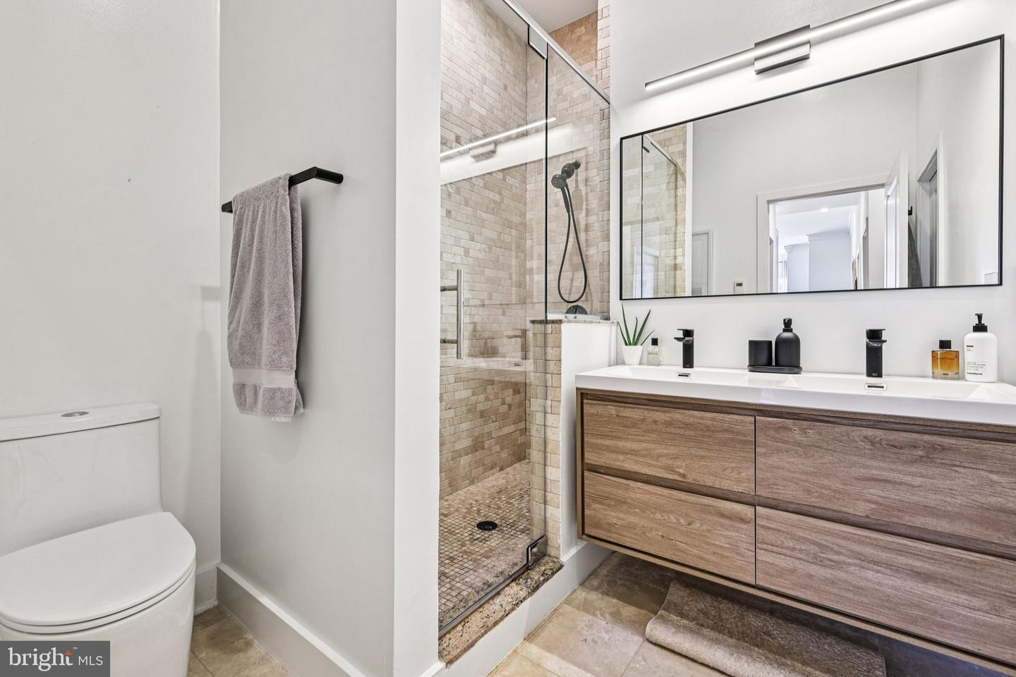 1328 MARYLAND AVE NE #2, WASHINGTON, District Of Columbia 20002, 2 Bedrooms Bedrooms, ,2 BathroomsBathrooms,Residential,For sale,1328 MARYLAND AVE NE #2,DCDC2220682 MLS # DCDC2220682
