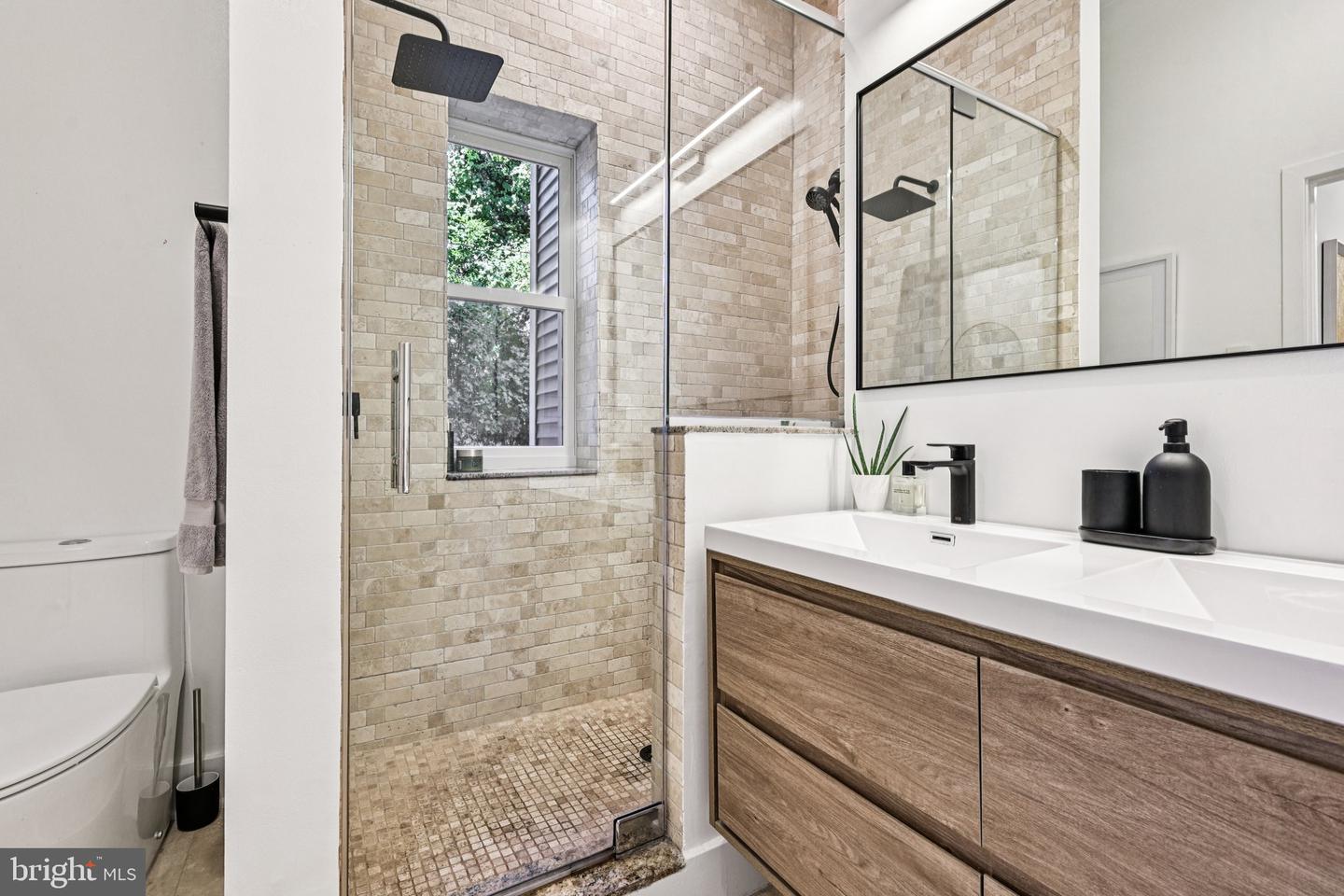 1328 MARYLAND AVE NE #2, WASHINGTON, District Of Columbia 20002, 2 Bedrooms Bedrooms, ,2 BathroomsBathrooms,Residential,For sale,1328 MARYLAND AVE NE #2,DCDC2220682 MLS # DCDC2220682