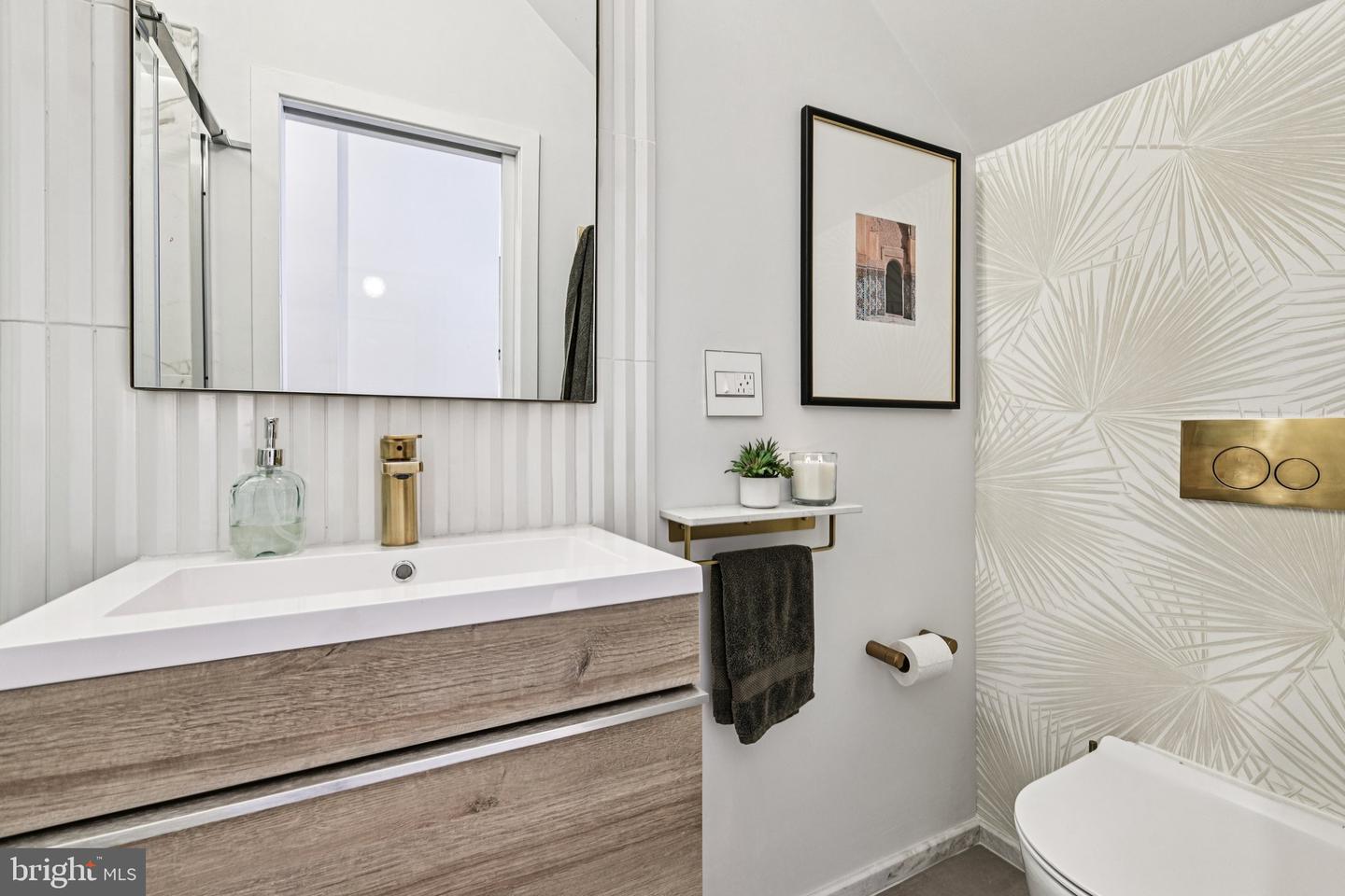 1328 MARYLAND AVE NE #2, WASHINGTON, District Of Columbia 20002, 2 Bedrooms Bedrooms, ,2 BathroomsBathrooms,Residential,For sale,1328 MARYLAND AVE NE #2,DCDC2220682 MLS # DCDC2220682