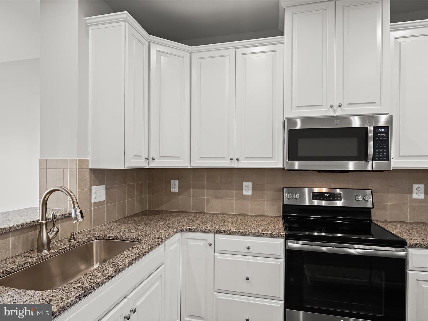 10661 HINTON WAY, MANASSAS, Virginia 20112, 3 Bedrooms Bedrooms, ,2 BathroomsBathrooms,Residential,For sale,10661 HINTON WAY,VAPW2104786 MLS # VAPW2104786