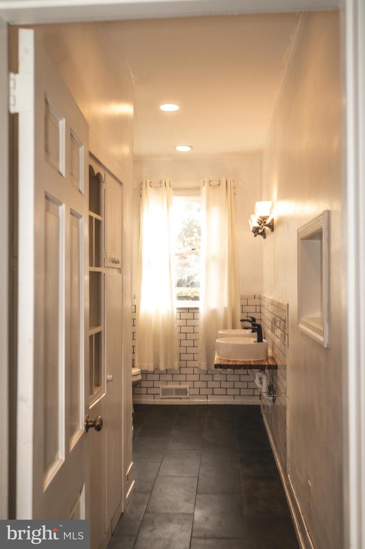 660 COUNTRY CLUB RD, CULPEPER, Virginia 22701, 4 Bedrooms Bedrooms, ,4 BathroomsBathrooms,Residential,For sale,660 COUNTRY CLUB RD,VACU2011824 MLS # VACU2011824 660 COUNTRY CLUB RD, CULPEPER, Virginia 22701, 4 Bedrooms Bedrooms, ,4 BathroomsBathrooms,Residential,For sale,660 COUNTRY CLUB RD,VACU2011824 MLS # VACU2011824