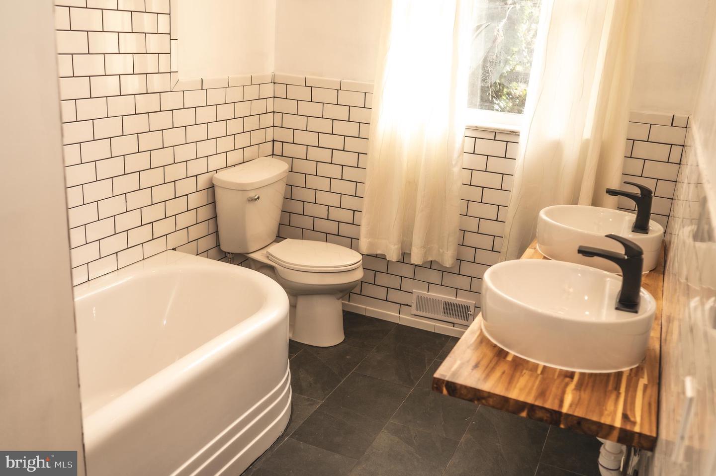 660 COUNTRY CLUB RD, CULPEPER, Virginia 22701, 4 Bedrooms Bedrooms, ,4 BathroomsBathrooms,Residential,For sale,660 COUNTRY CLUB RD,VACU2011824 MLS # VACU2011824 660 COUNTRY CLUB RD, CULPEPER, Virginia 22701, 4 Bedrooms Bedrooms, ,4 BathroomsBathrooms,Residential,For sale,660 COUNTRY CLUB RD,VACU2011824 MLS # VACU2011824