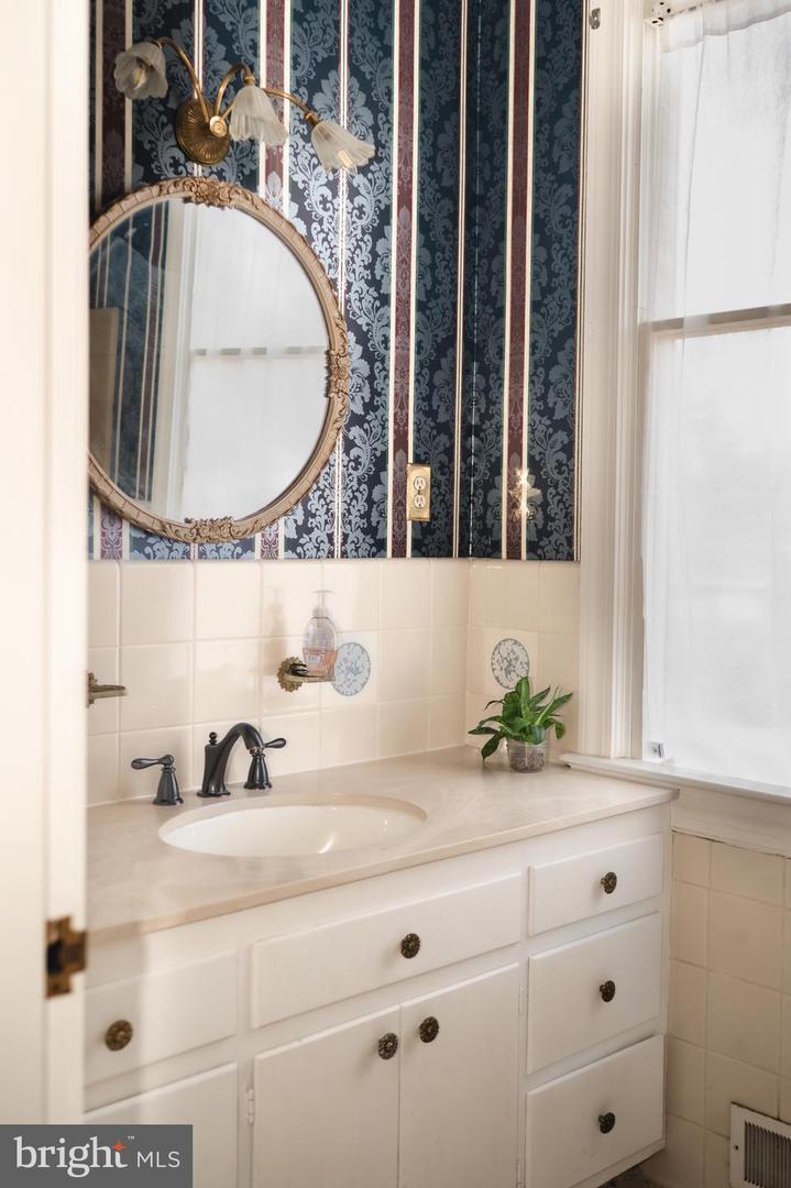 660 COUNTRY CLUB RD, CULPEPER, Virginia 22701, 4 Bedrooms Bedrooms, ,4 BathroomsBathrooms,Residential,For sale,660 COUNTRY CLUB RD,VACU2011824 MLS # VACU2011824 660 COUNTRY CLUB RD, CULPEPER, Virginia 22701, 4 Bedrooms Bedrooms, ,4 BathroomsBathrooms,Residential,For sale,660 COUNTRY CLUB RD,VACU2011824 MLS # VACU2011824