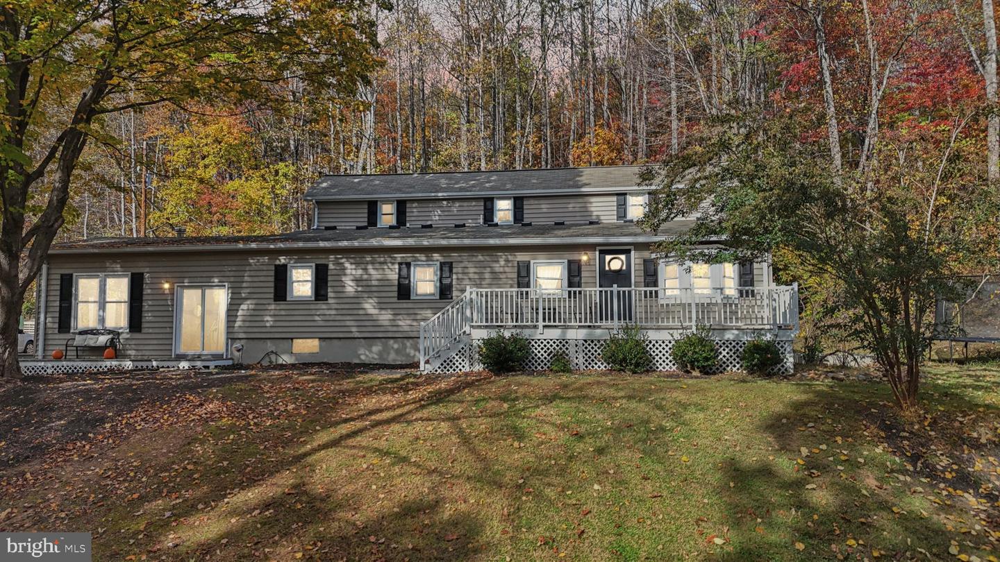 9830 WINEBERRY RD, MARSHALL, Virginia 20115, 4 Bedrooms Bedrooms, ,3 BathroomsBathrooms,Residential,For sale,9830 WINEBERRY RD,VAFQ2019444 MLS # VAFQ2019444