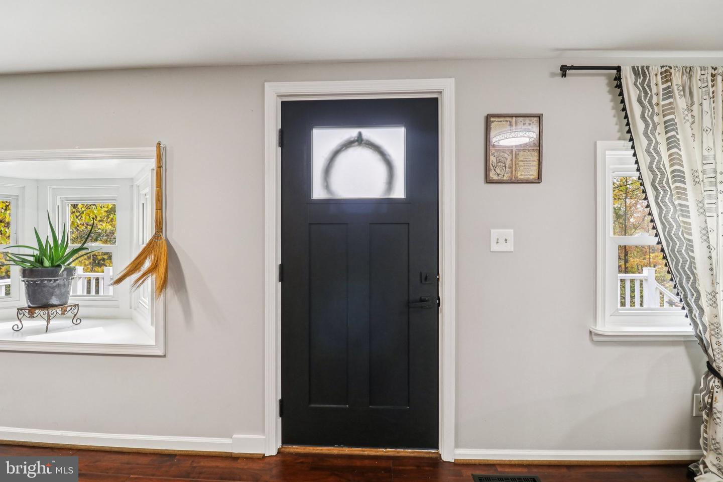 9830 WINEBERRY RD, MARSHALL, Virginia 20115, 4 Bedrooms Bedrooms, ,3 BathroomsBathrooms,Residential,For sale,9830 WINEBERRY RD,VAFQ2019444 MLS # VAFQ2019444