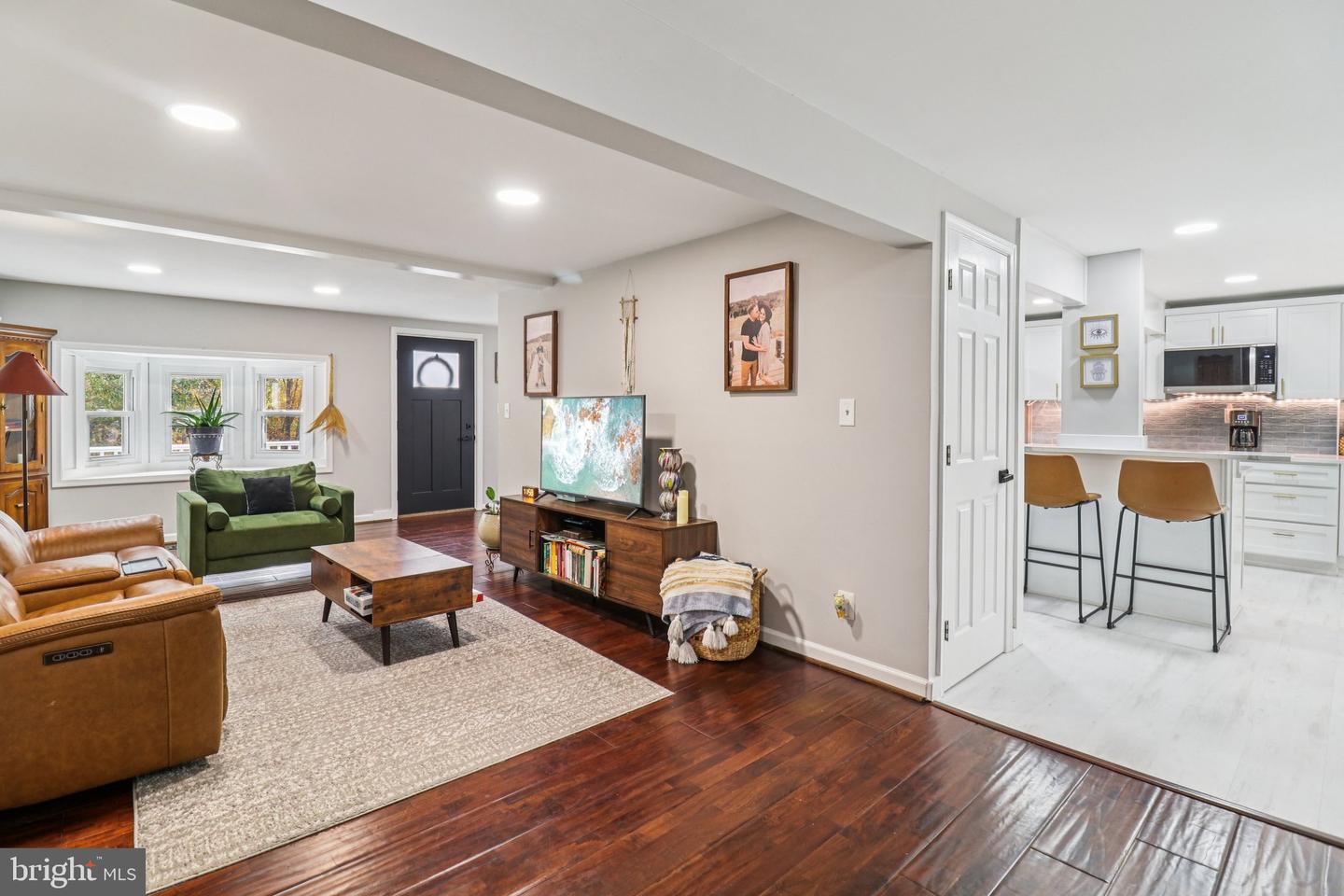 9830 WINEBERRY RD, MARSHALL, Virginia 20115, 4 Bedrooms Bedrooms, ,3 BathroomsBathrooms,Residential,For sale,9830 WINEBERRY RD,VAFQ2019444 MLS # VAFQ2019444