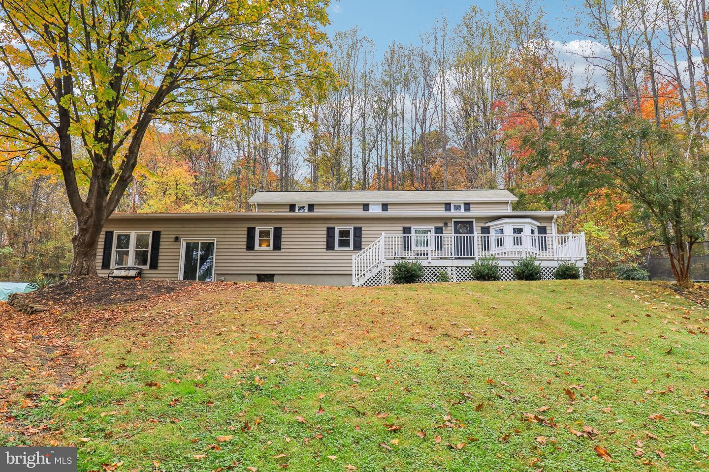 9830 WINEBERRY RD, MARSHALL, Virginia 20115, 4 Bedrooms Bedrooms, ,3 BathroomsBathrooms,Residential,For sale,9830 WINEBERRY RD,VAFQ2019444 MLS # VAFQ2019444