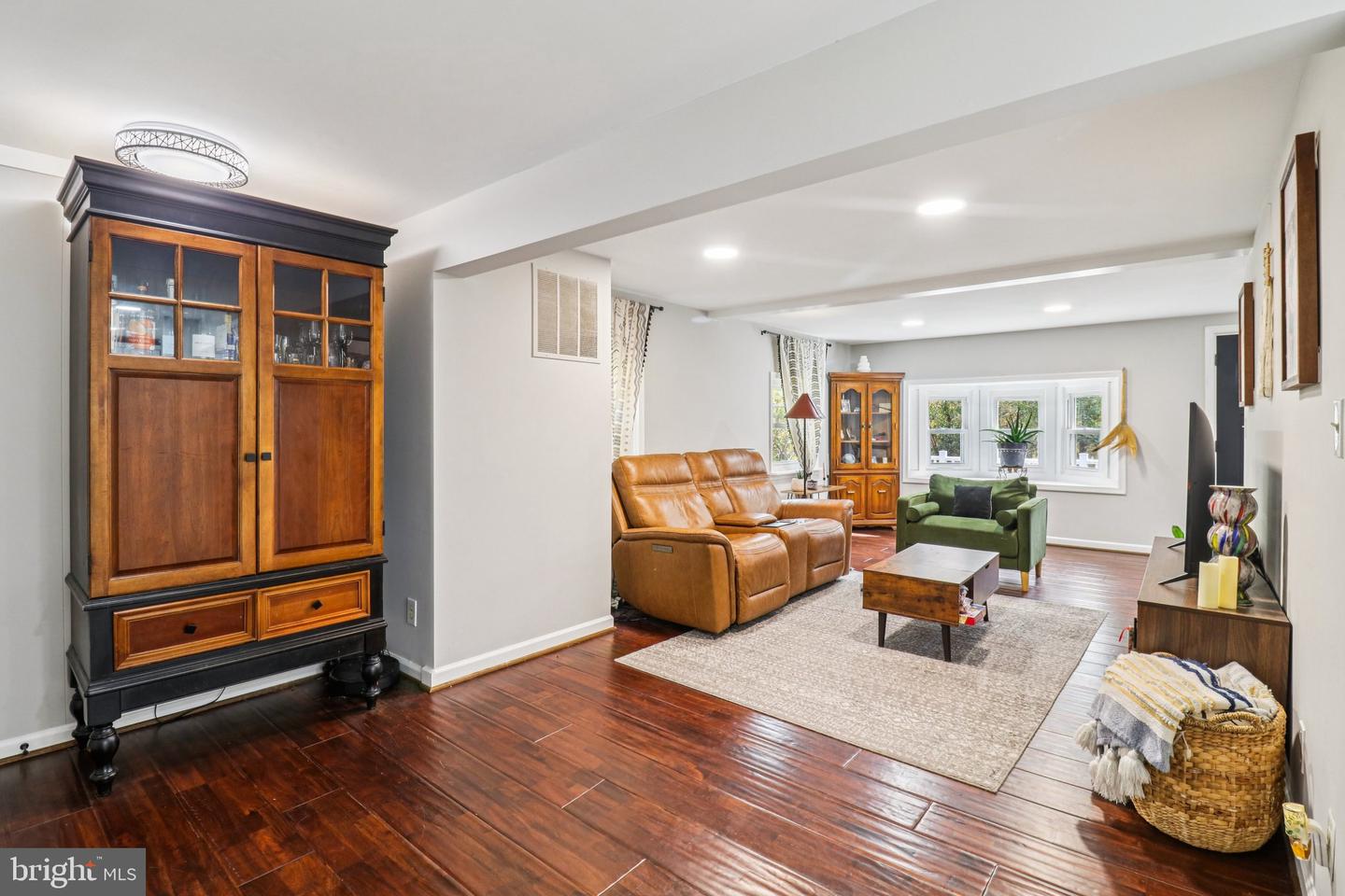 9830 WINEBERRY RD, MARSHALL, Virginia 20115, 4 Bedrooms Bedrooms, ,3 BathroomsBathrooms,Residential,For sale,9830 WINEBERRY RD,VAFQ2019444 MLS # VAFQ2019444