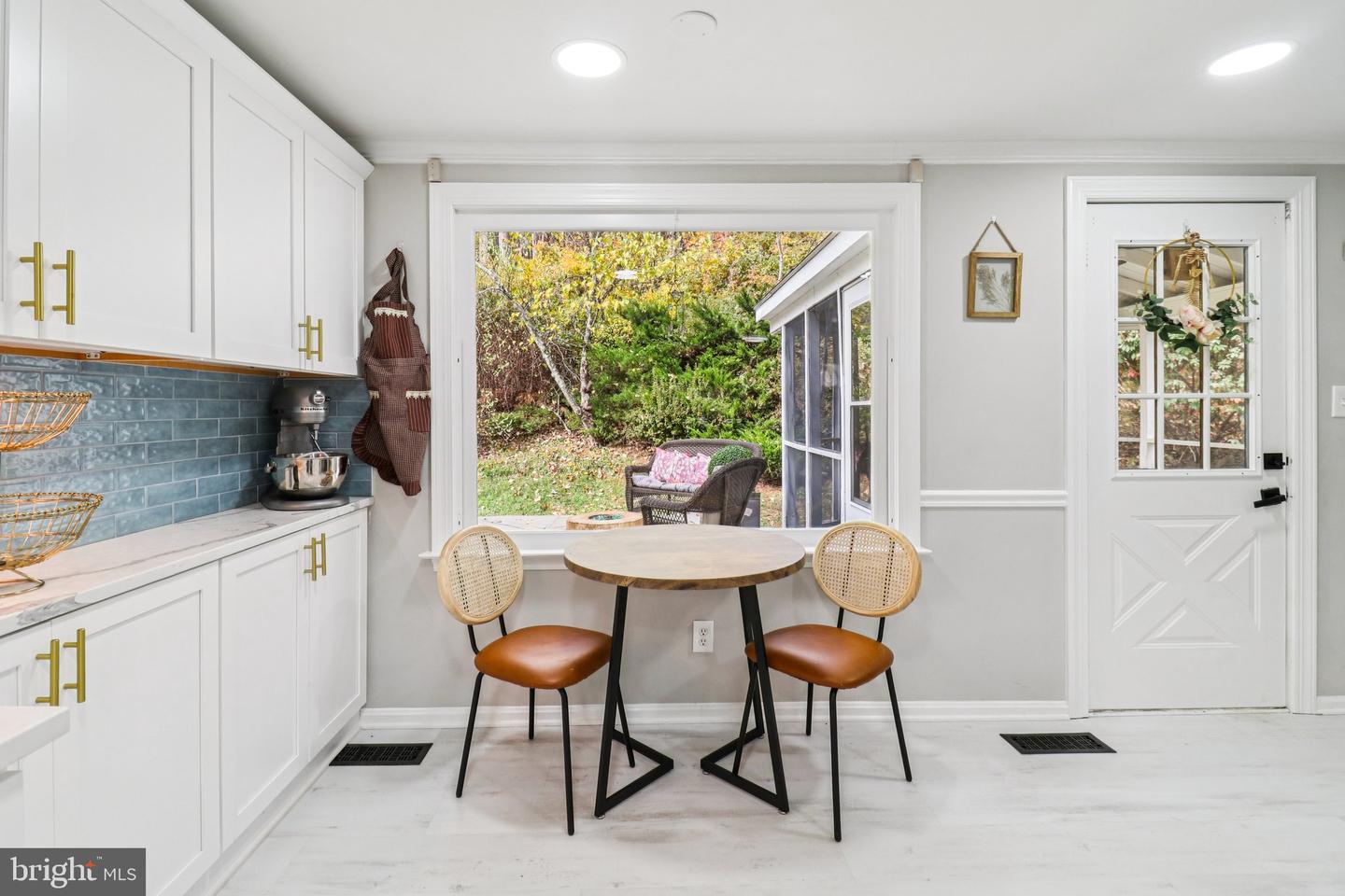 9830 WINEBERRY RD, MARSHALL, Virginia 20115, 4 Bedrooms Bedrooms, ,3 BathroomsBathrooms,Residential,For sale,9830 WINEBERRY RD,VAFQ2019444 MLS # VAFQ2019444