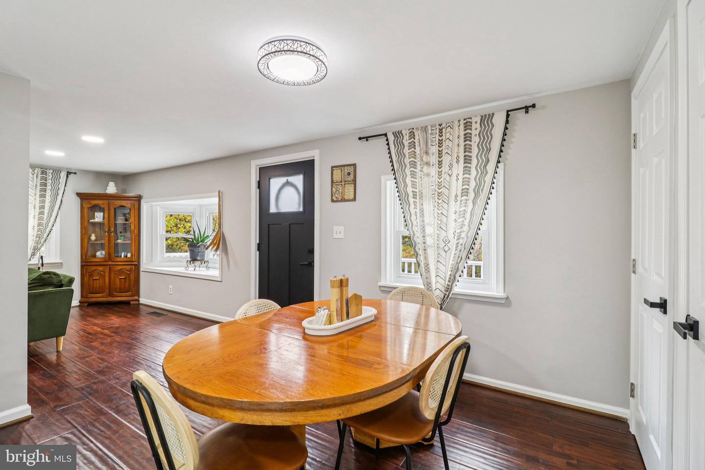 9830 WINEBERRY RD, MARSHALL, Virginia 20115, 4 Bedrooms Bedrooms, ,3 BathroomsBathrooms,Residential,For sale,9830 WINEBERRY RD,VAFQ2019444 MLS # VAFQ2019444