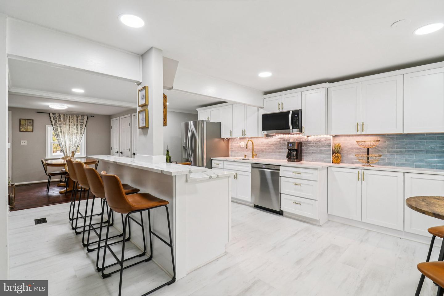 9830 WINEBERRY RD, MARSHALL, Virginia 20115, 4 Bedrooms Bedrooms, ,3 BathroomsBathrooms,Residential,For sale,9830 WINEBERRY RD,VAFQ2019444 MLS # VAFQ2019444