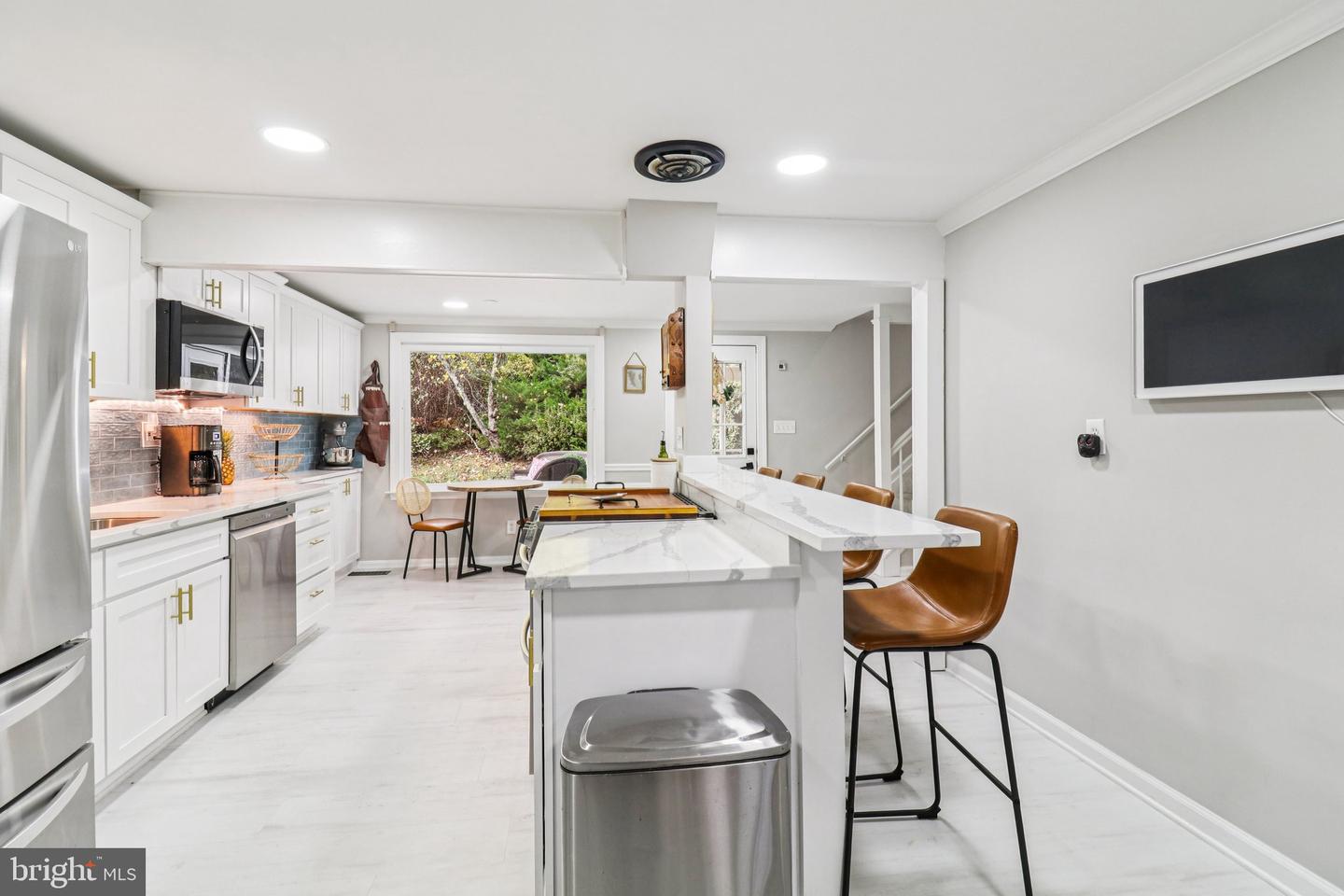 9830 WINEBERRY RD, MARSHALL, Virginia 20115, 4 Bedrooms Bedrooms, ,3 BathroomsBathrooms,Residential,For sale,9830 WINEBERRY RD,VAFQ2019444 MLS # VAFQ2019444