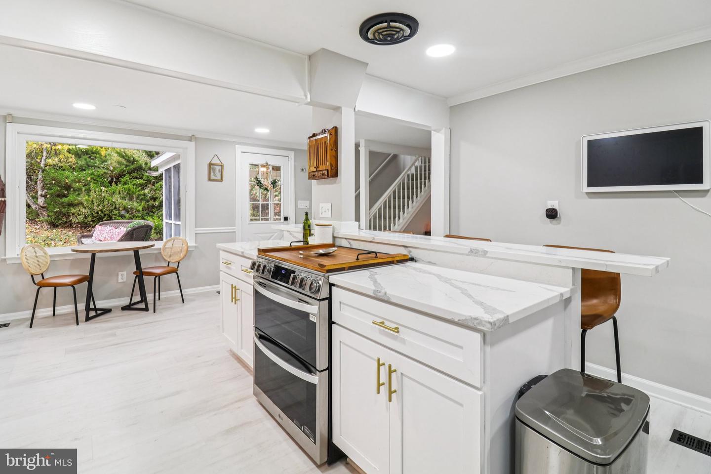 9830 WINEBERRY RD, MARSHALL, Virginia 20115, 4 Bedrooms Bedrooms, ,3 BathroomsBathrooms,Residential,For sale,9830 WINEBERRY RD,VAFQ2019444 MLS # VAFQ2019444