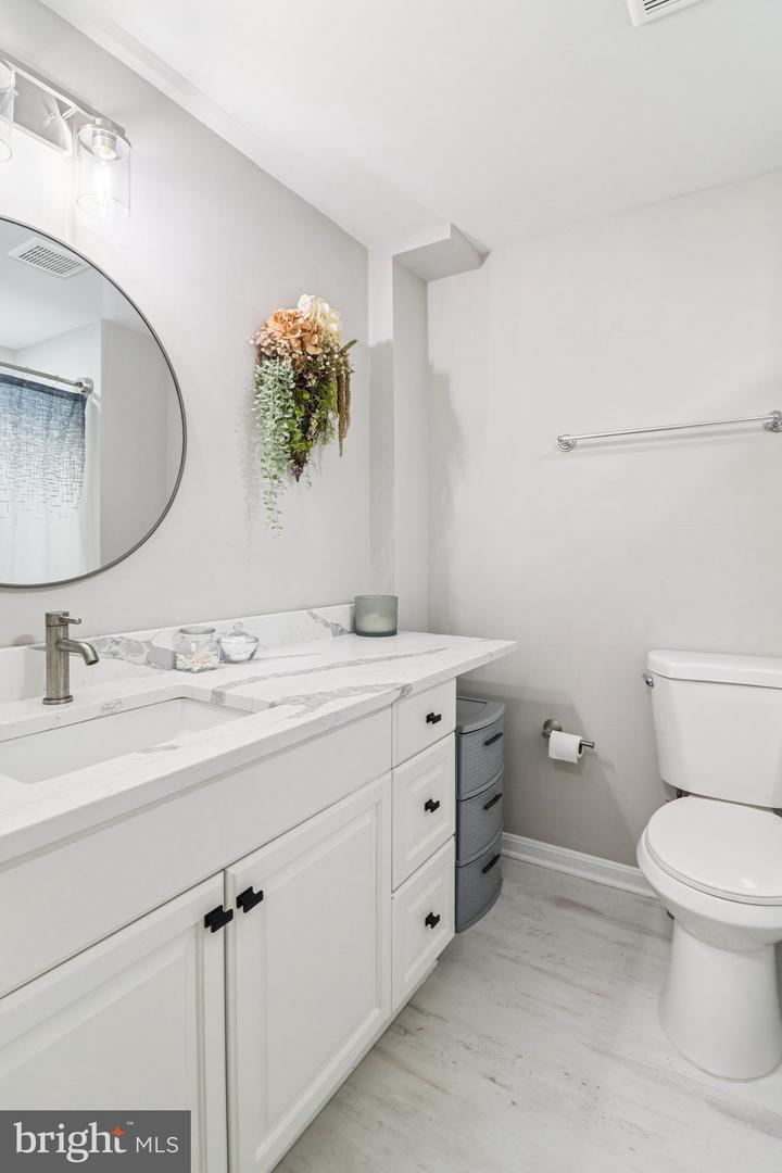 9830 WINEBERRY RD, MARSHALL, Virginia 20115, 4 Bedrooms Bedrooms, ,3 BathroomsBathrooms,Residential,For sale,9830 WINEBERRY RD,VAFQ2019444 MLS # VAFQ2019444