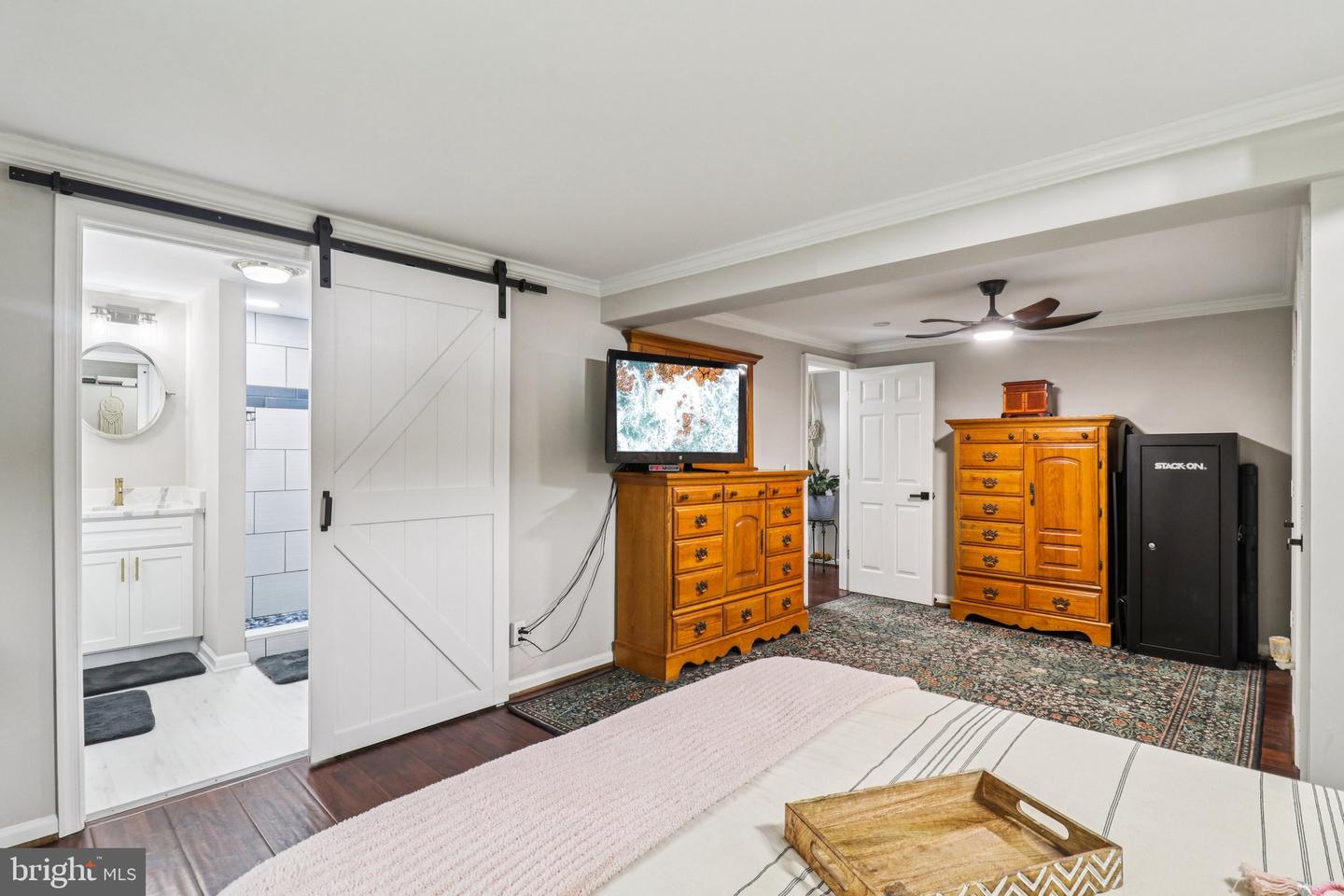 9830 WINEBERRY RD, MARSHALL, Virginia 20115, 4 Bedrooms Bedrooms, ,3 BathroomsBathrooms,Residential,For sale,9830 WINEBERRY RD,VAFQ2019444 MLS # VAFQ2019444