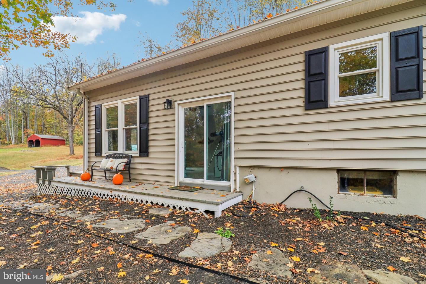 9830 WINEBERRY RD, MARSHALL, Virginia 20115, 4 Bedrooms Bedrooms, ,3 BathroomsBathrooms,Residential,For sale,9830 WINEBERRY RD,VAFQ2019444 MLS # VAFQ2019444