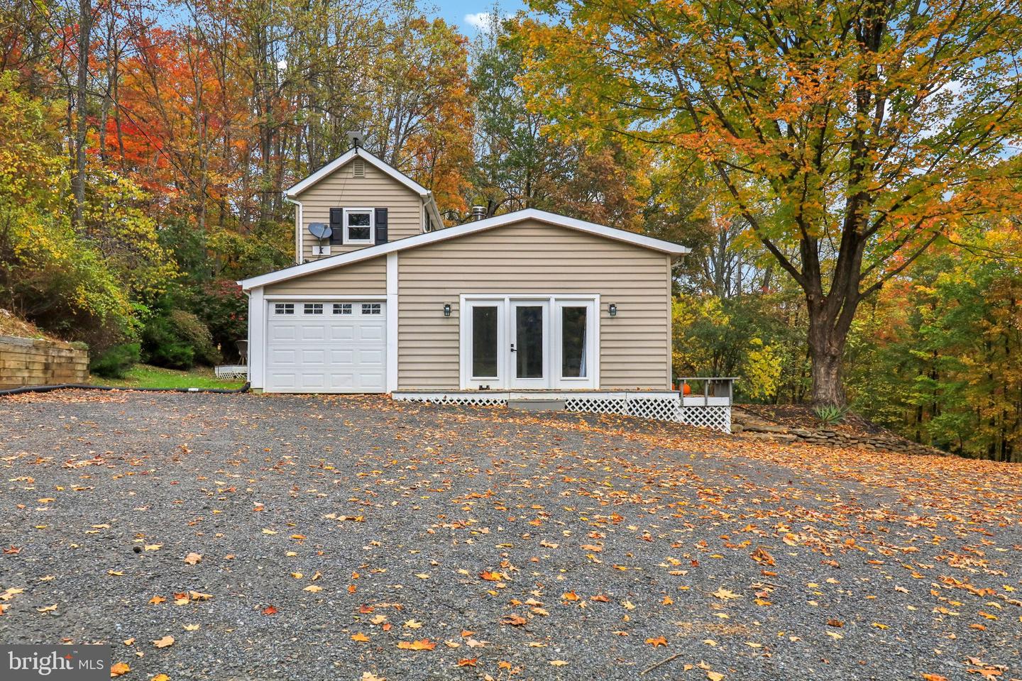 9830 WINEBERRY RD, MARSHALL, Virginia 20115, 4 Bedrooms Bedrooms, ,3 BathroomsBathrooms,Residential,For sale,9830 WINEBERRY RD,VAFQ2019444 MLS # VAFQ2019444