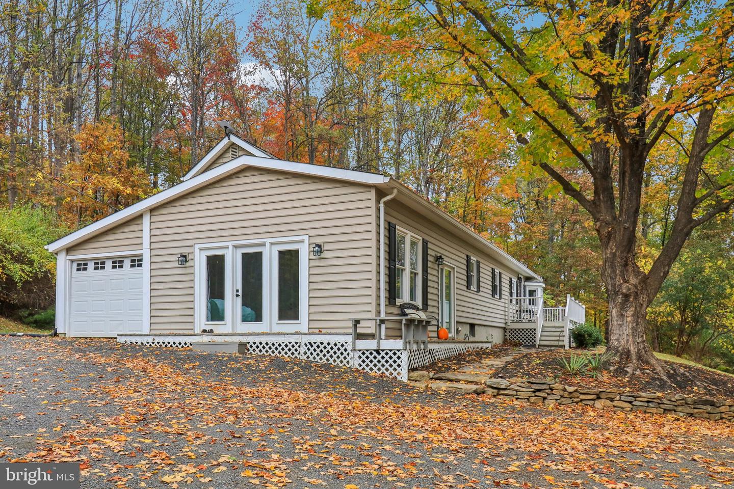 9830 WINEBERRY RD, MARSHALL, Virginia 20115, 4 Bedrooms Bedrooms, ,3 BathroomsBathrooms,Residential,For sale,9830 WINEBERRY RD,VAFQ2019444 MLS # VAFQ2019444