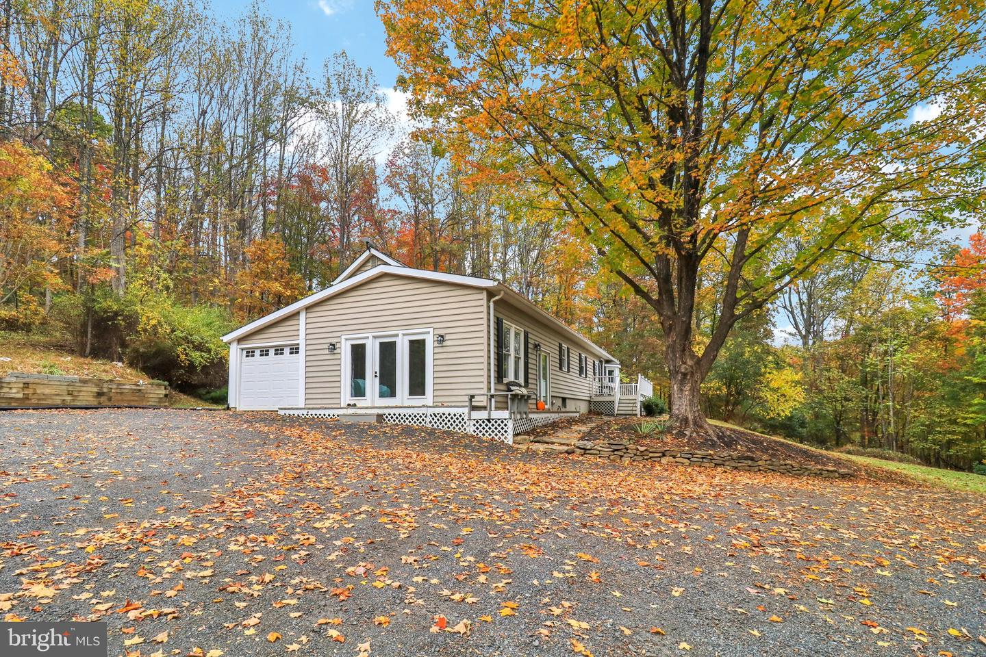 9830 WINEBERRY RD, MARSHALL, Virginia 20115, 4 Bedrooms Bedrooms, ,3 BathroomsBathrooms,Residential,For sale,9830 WINEBERRY RD,VAFQ2019444 MLS # VAFQ2019444