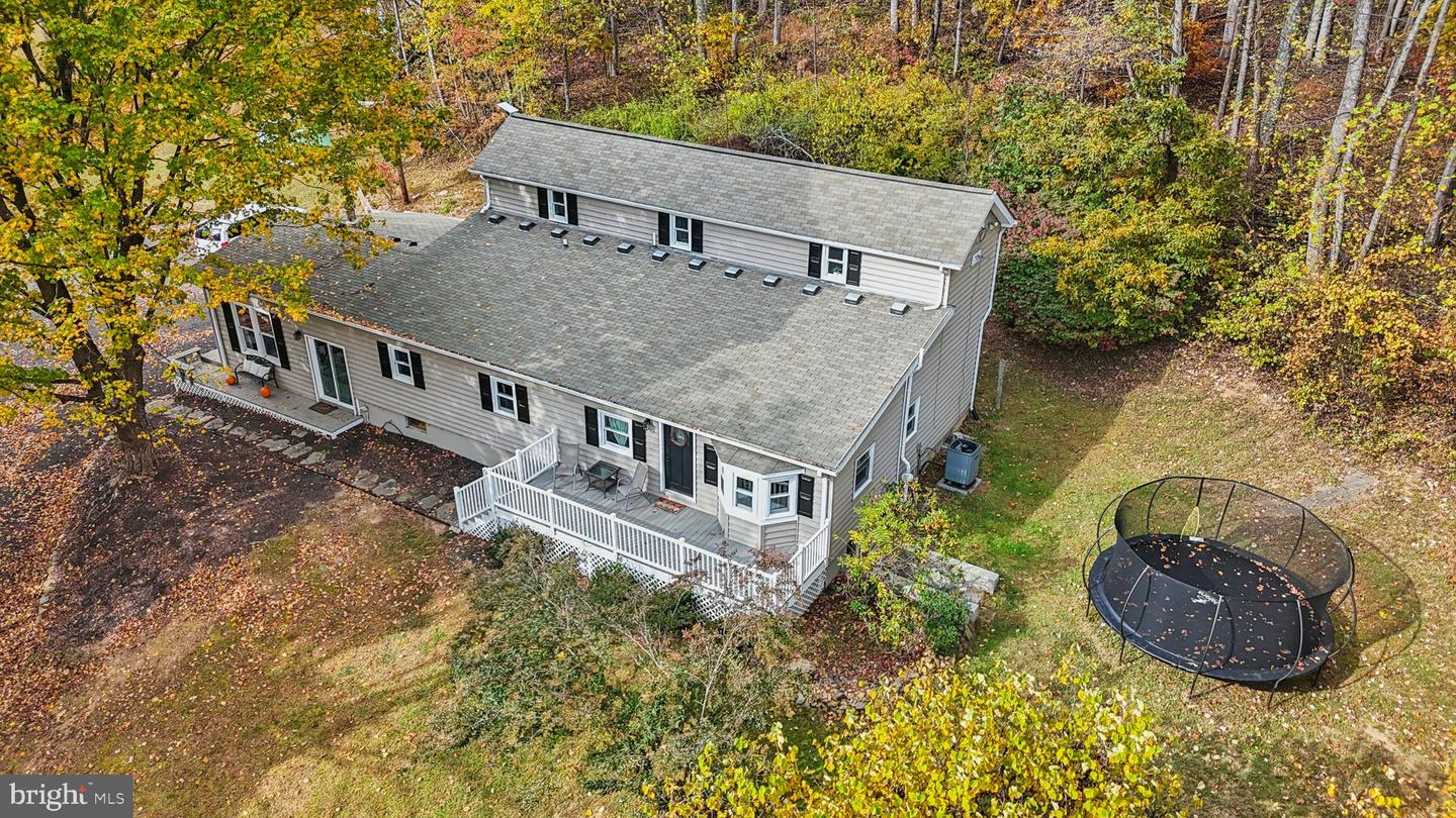 9830 WINEBERRY RD, MARSHALL, Virginia 20115, 4 Bedrooms Bedrooms, ,3 BathroomsBathrooms,Residential,For sale,9830 WINEBERRY RD,VAFQ2019444 MLS # VAFQ2019444