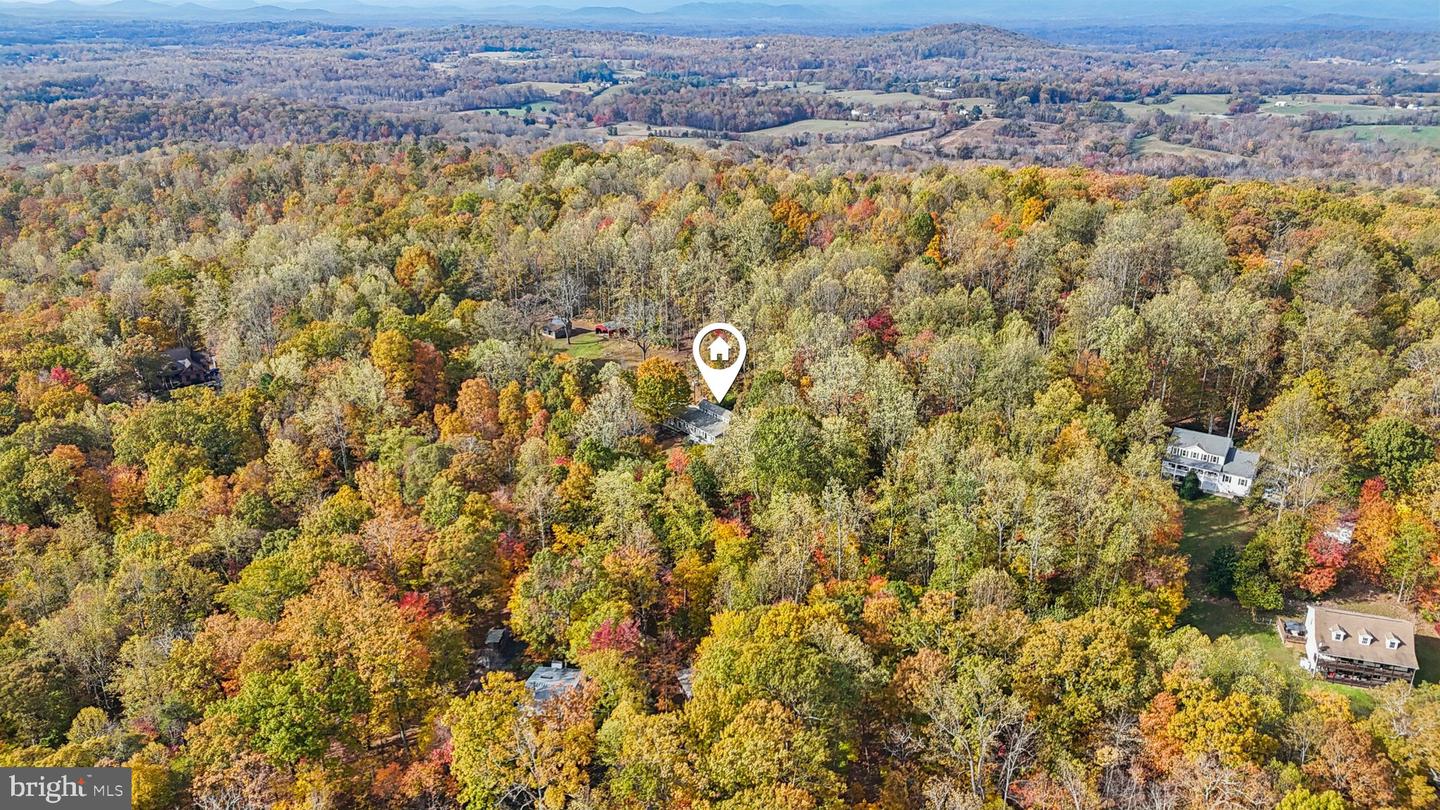 9830 WINEBERRY RD, MARSHALL, Virginia 20115, 4 Bedrooms Bedrooms, ,3 BathroomsBathrooms,Residential,For sale,9830 WINEBERRY RD,VAFQ2019444 MLS # VAFQ2019444