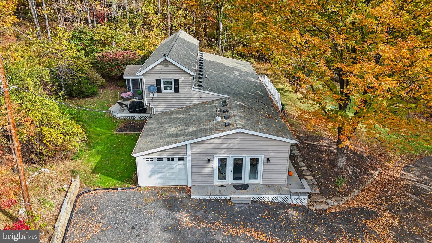 9830 WINEBERRY RD, MARSHALL, Virginia 20115, 4 Bedrooms Bedrooms, ,3 BathroomsBathrooms,Residential,For sale,9830 WINEBERRY RD,VAFQ2019444 MLS # VAFQ2019444