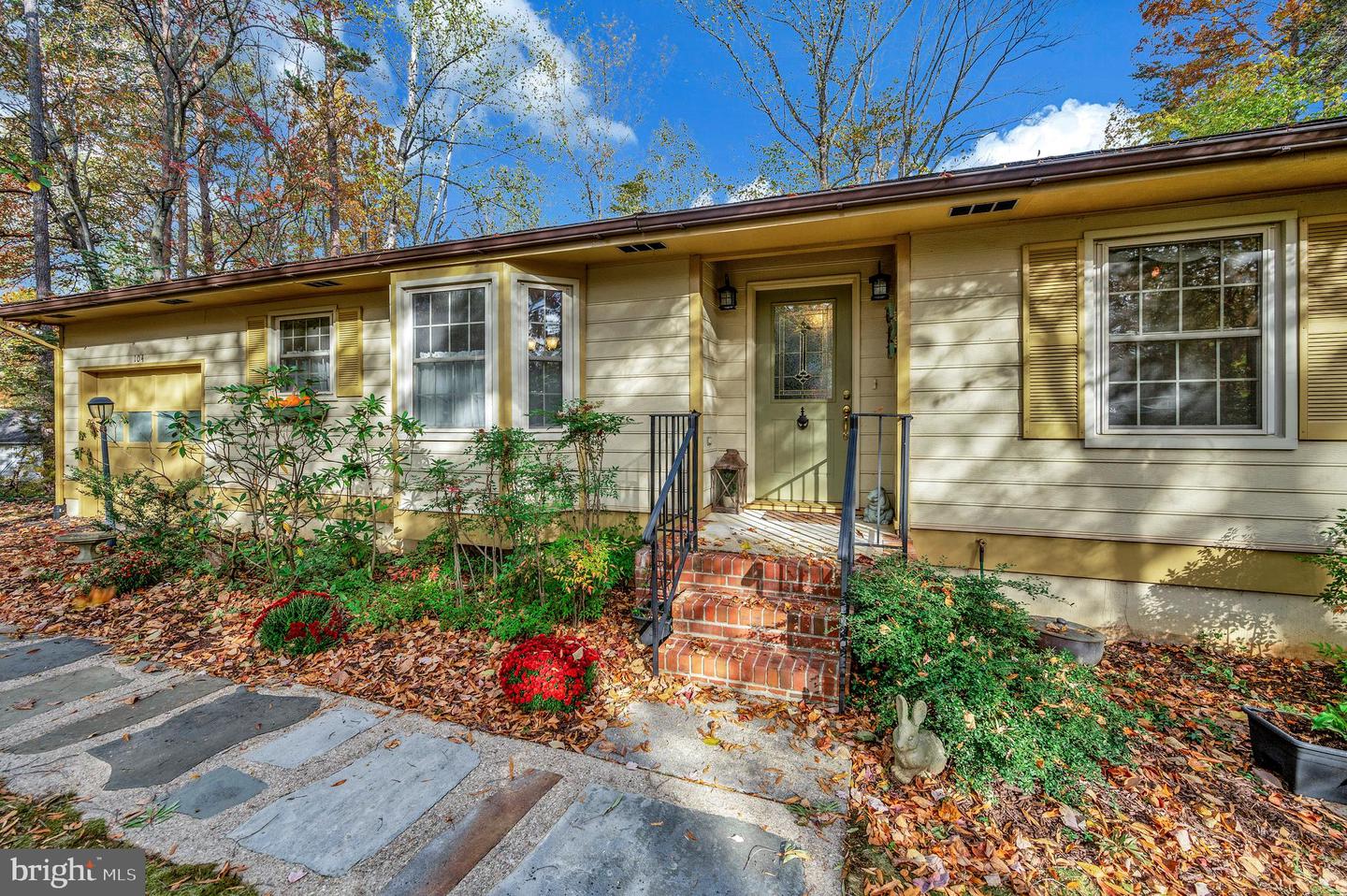 104 APPLEVIEW CT, LOCUST GROVE, Virginia 22508, 3 Bedrooms Bedrooms, ,3 BathroomsBathrooms,Residential,For sale,104 APPLEVIEW CT,VAOR2012602 MLS # VAOR2012602