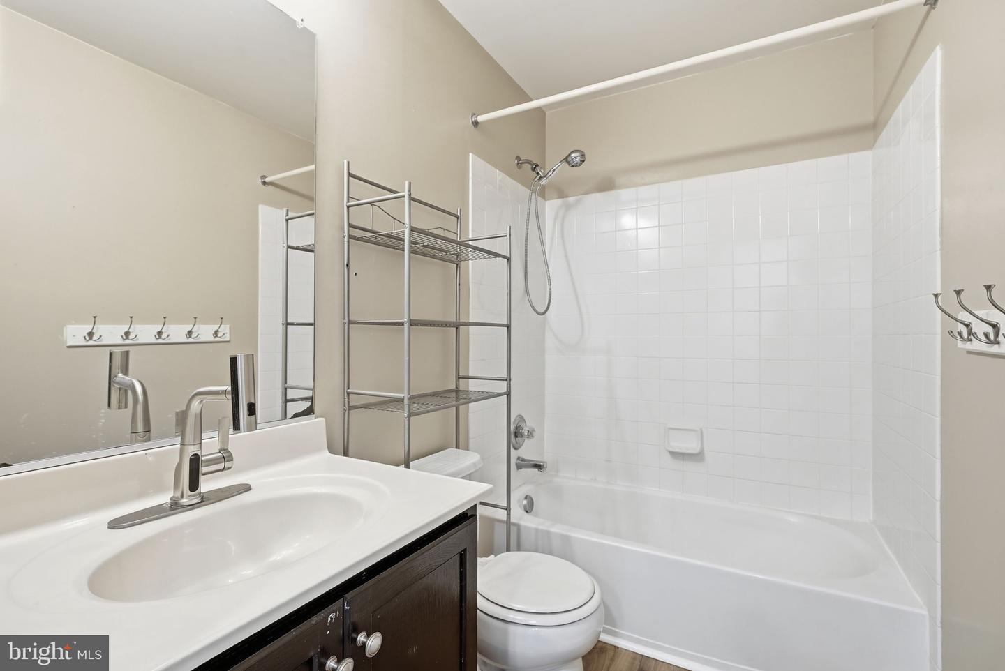 42799 SYKES TER, CHANTILLY, Virginia 20152, 4 Bedrooms Bedrooms, ,2 BathroomsBathrooms,Residential,For sale,42799 SYKES TER,VALO2109386 MLS # VALO2109386