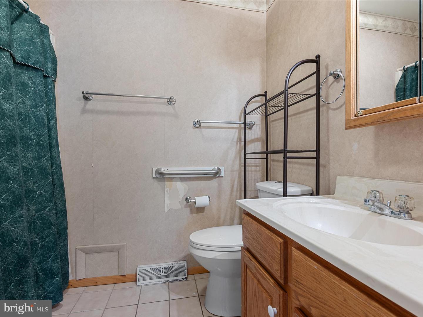 128 LONGCROFT RD, WINCHESTER, Virginia 22602, 3 Bedrooms Bedrooms, ,2 BathroomsBathrooms,Residential,For sale,128 LONGCROFT RD,VAFV2037576 MLS # VAFV2037576