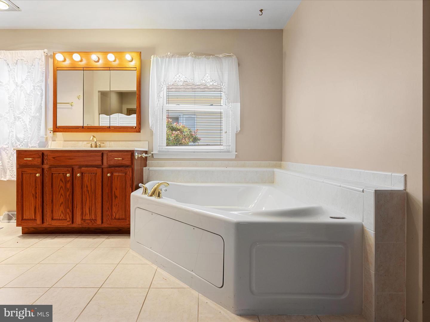 128 LONGCROFT RD, WINCHESTER, Virginia 22602, 3 Bedrooms Bedrooms, ,2 BathroomsBathrooms,Residential,For sale,128 LONGCROFT RD,VAFV2037576 MLS # VAFV2037576