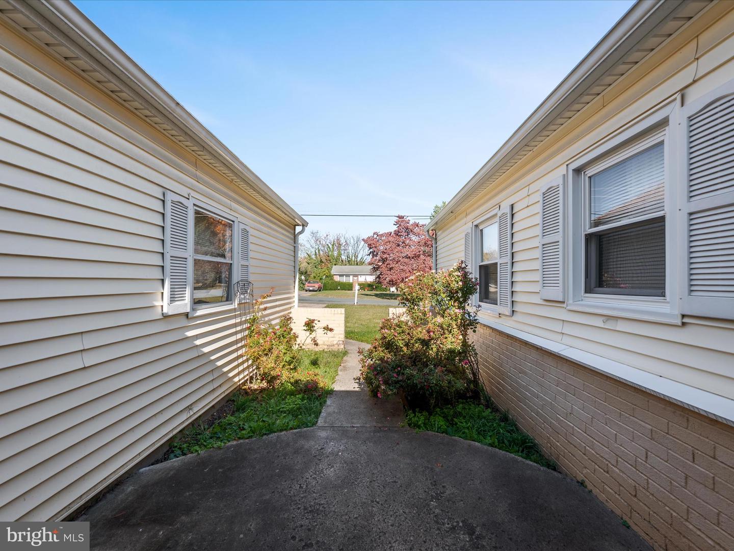 128 LONGCROFT RD, WINCHESTER, Virginia 22602, 3 Bedrooms Bedrooms, ,2 BathroomsBathrooms,Residential,For sale,128 LONGCROFT RD,VAFV2037576 MLS # VAFV2037576