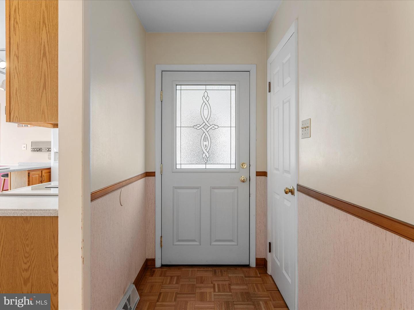 128 LONGCROFT RD, WINCHESTER, Virginia 22602, 3 Bedrooms Bedrooms, ,2 BathroomsBathrooms,Residential,For sale,128 LONGCROFT RD,VAFV2037576 MLS # VAFV2037576