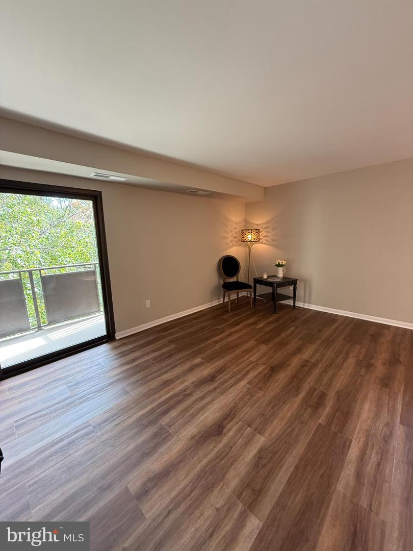 3101 S MANCHESTER ST #415, FALLS CHURCH, Virginia 22044, 2 Bedrooms Bedrooms, ,1 BathroomBathrooms,Residential,For sale,3101 S MANCHESTER ST #415,VAFX2275566 MLS # VAFX2275566