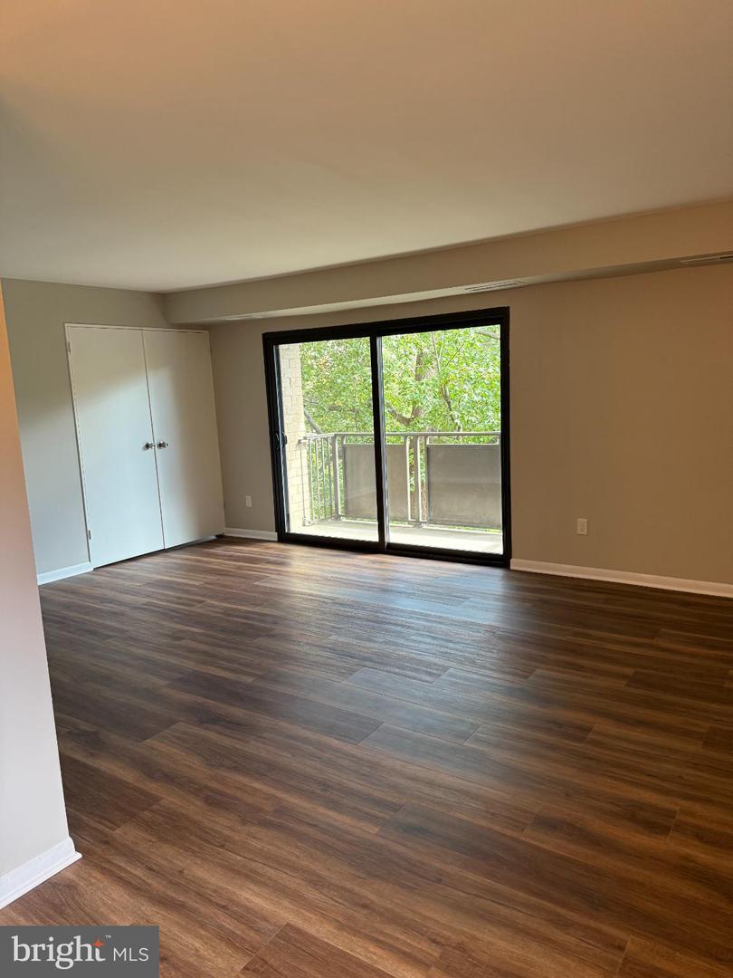 3101 S MANCHESTER ST #415, FALLS CHURCH, Virginia 22044, 2 Bedrooms Bedrooms, ,1 BathroomBathrooms,Residential,For sale,3101 S MANCHESTER ST #415,VAFX2275566 MLS # VAFX2275566